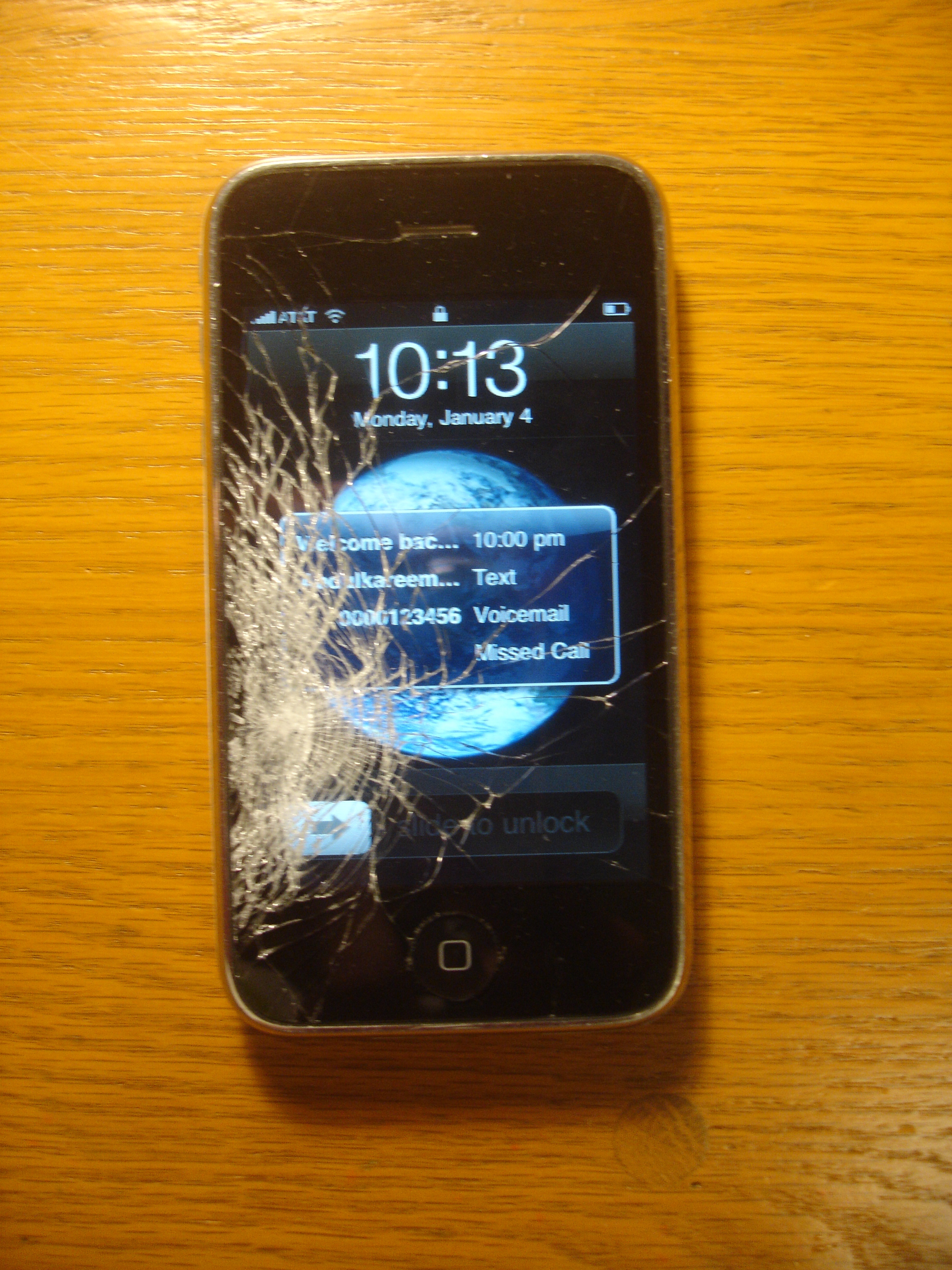 LCD still working on iPhone with broken screen