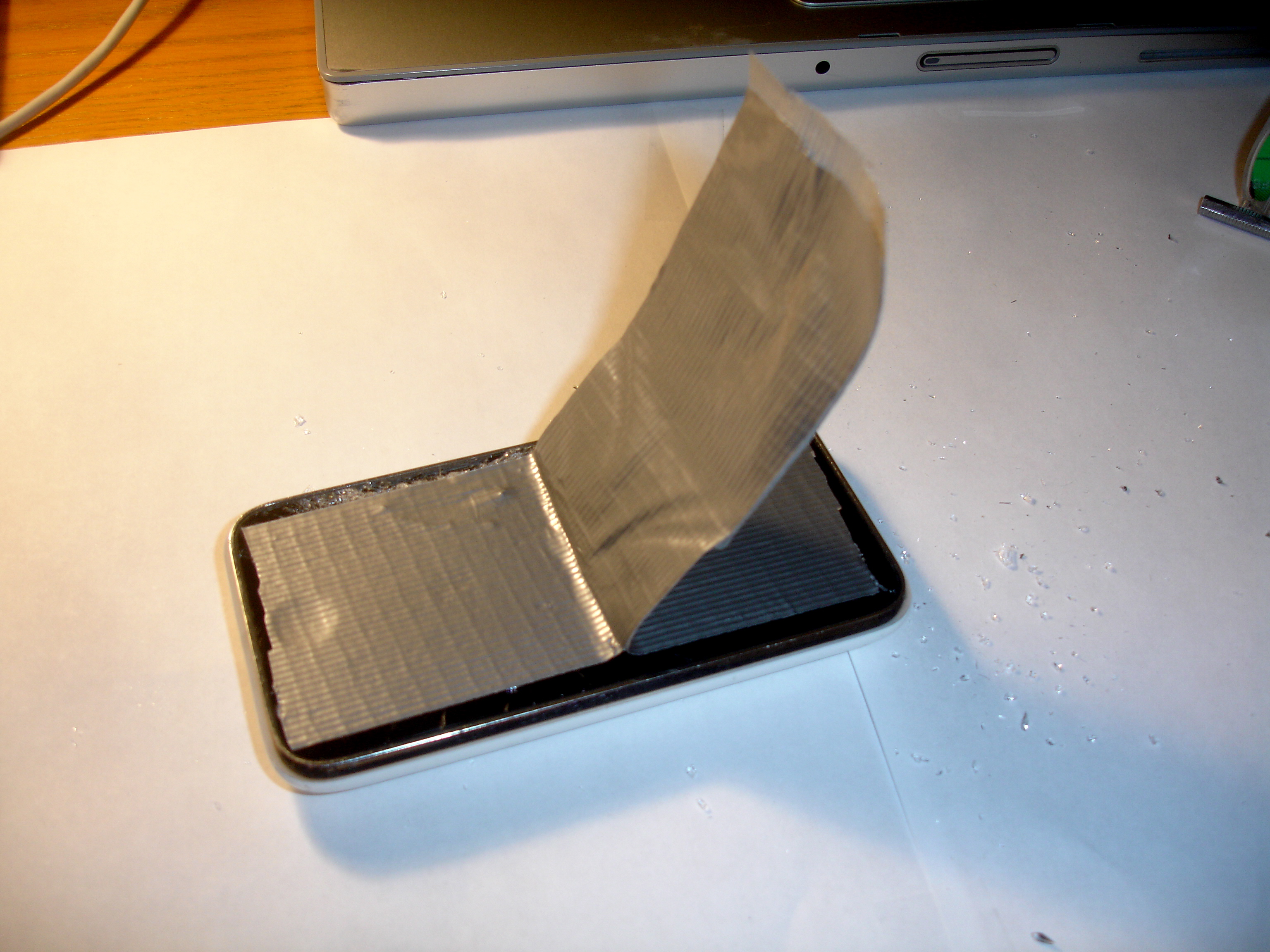 Using duct tape to remove iPhone screen